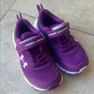 Under Armour Kids Sneakers in Vibrant Purple